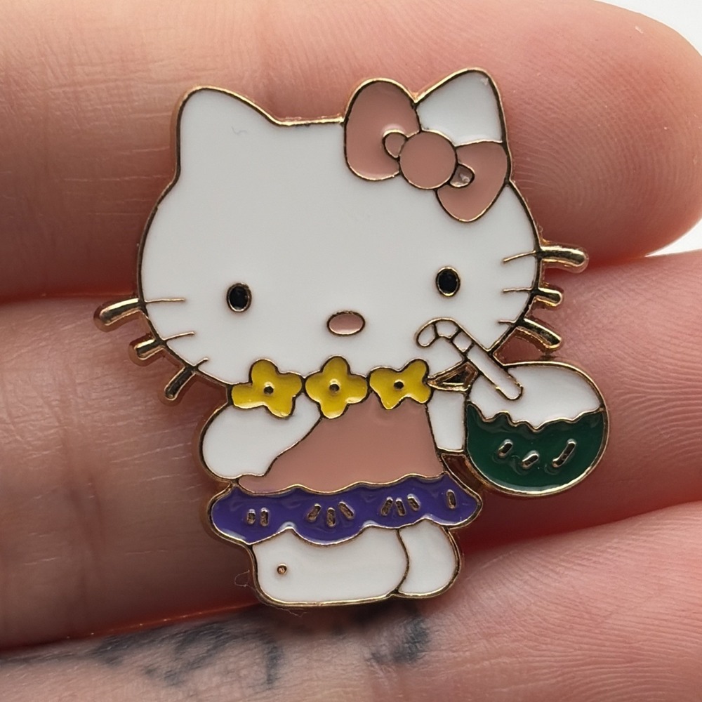 Sanrio Hello Kitty Drinking Cute Cartoon Lapel‎ Hat Pin